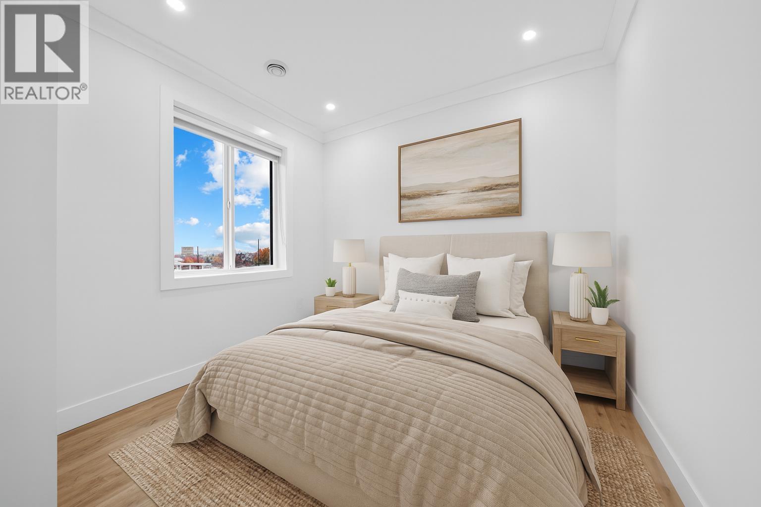 2995 E 17TH AVENUE, Vancouver