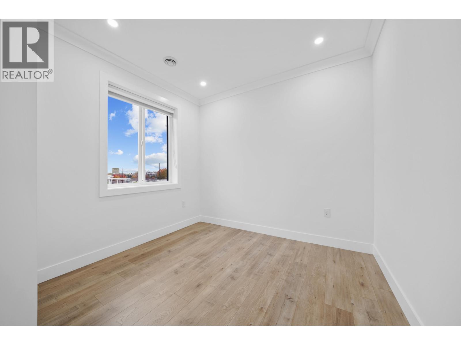 2995 E 17TH AVENUE, Vancouver