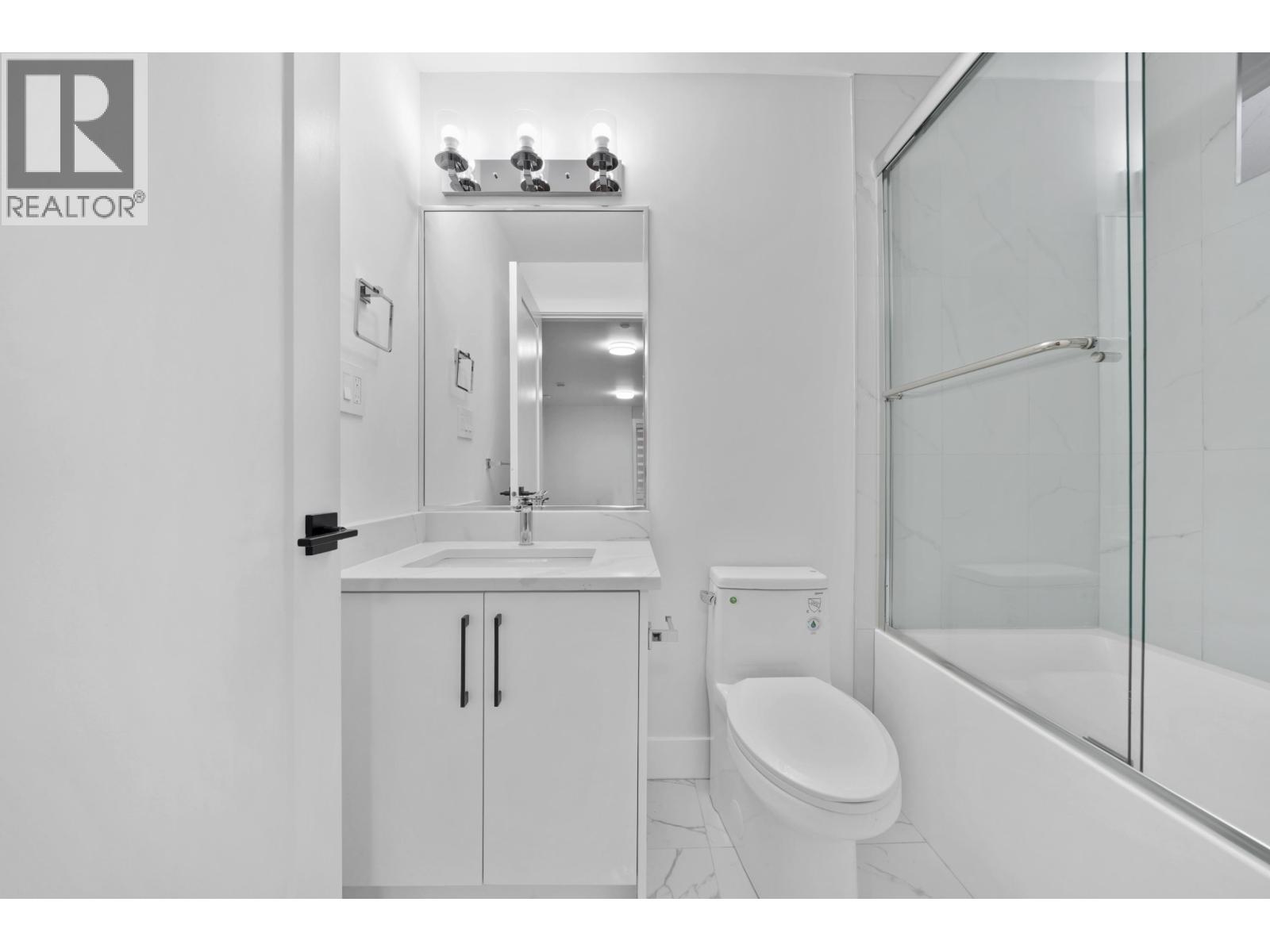 2995 E 17TH AVENUE, Vancouver