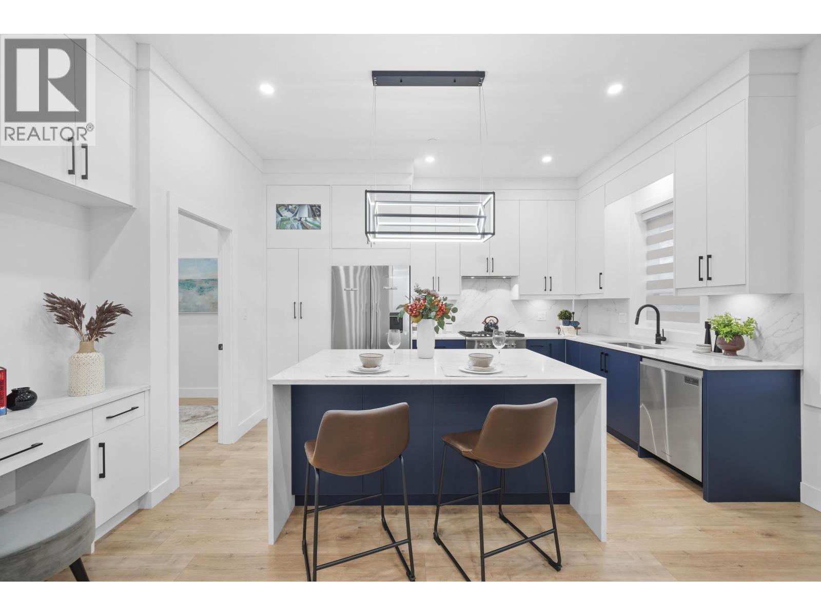 2995 E 17TH AVENUE, Vancouver