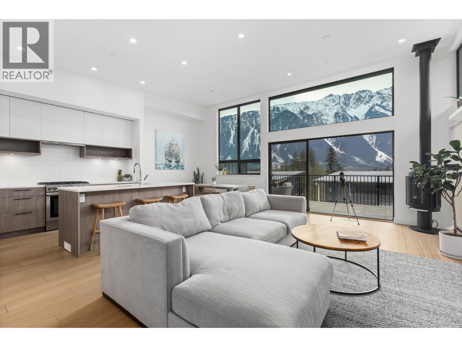 44 4000 SUNSTONE WAY, Pemberton