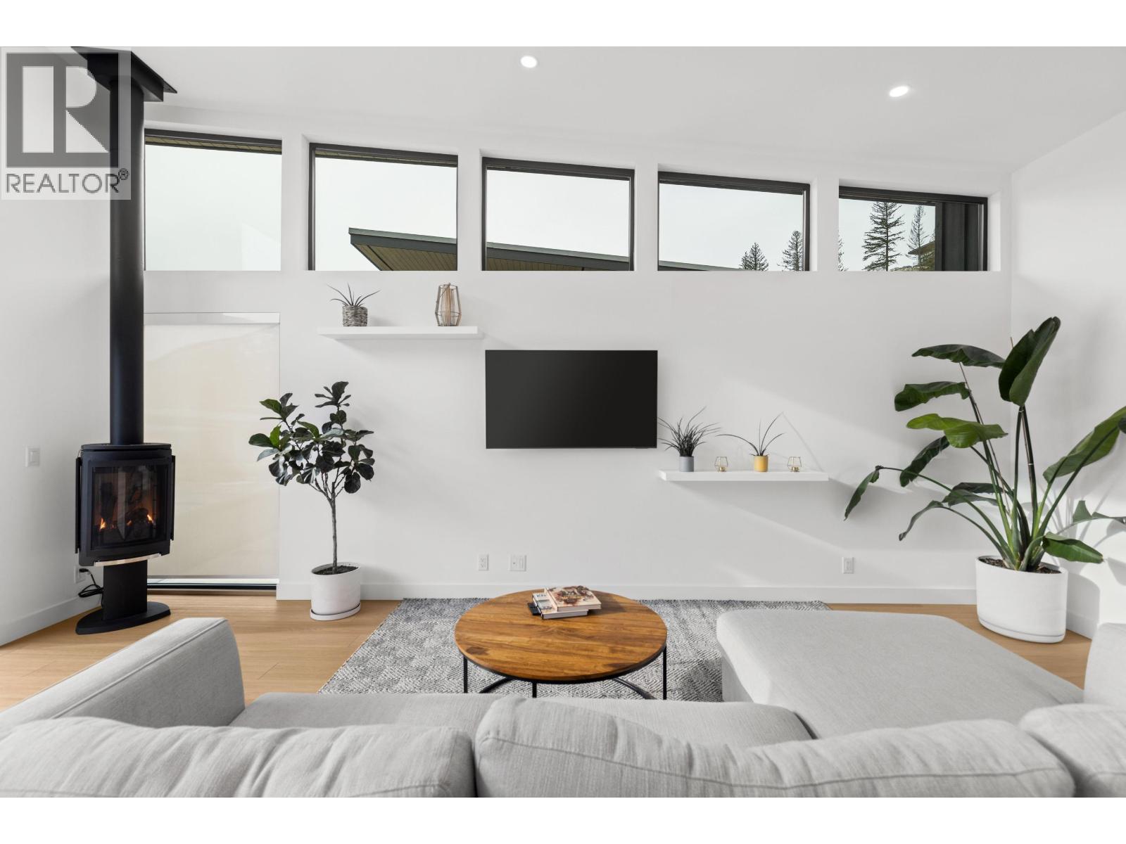 44 4000 SUNSTONE WAY, Pemberton