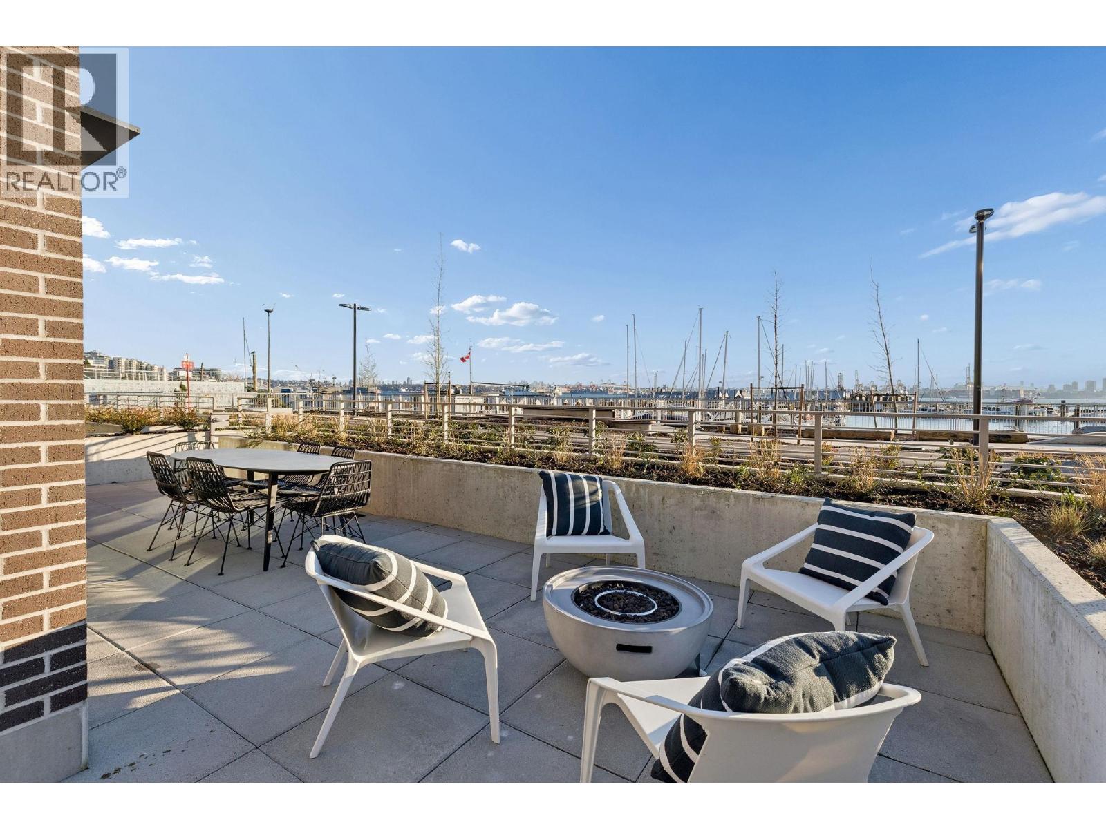 112 755 HARBOURSIDE DRIVE, North Vancouver