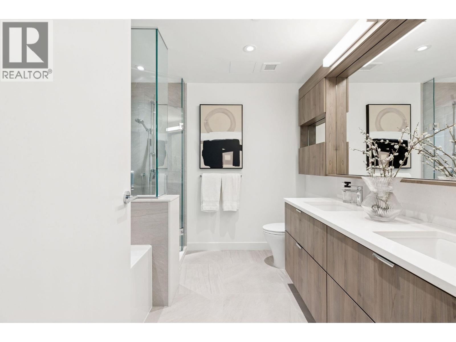 112 755 HARBOURSIDE DRIVE, North Vancouver