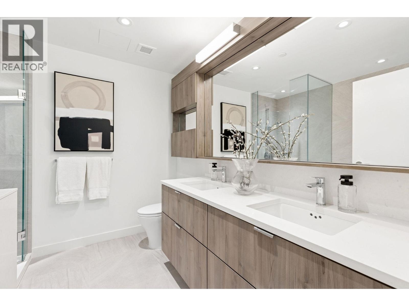 112 755 HARBOURSIDE DRIVE, North Vancouver