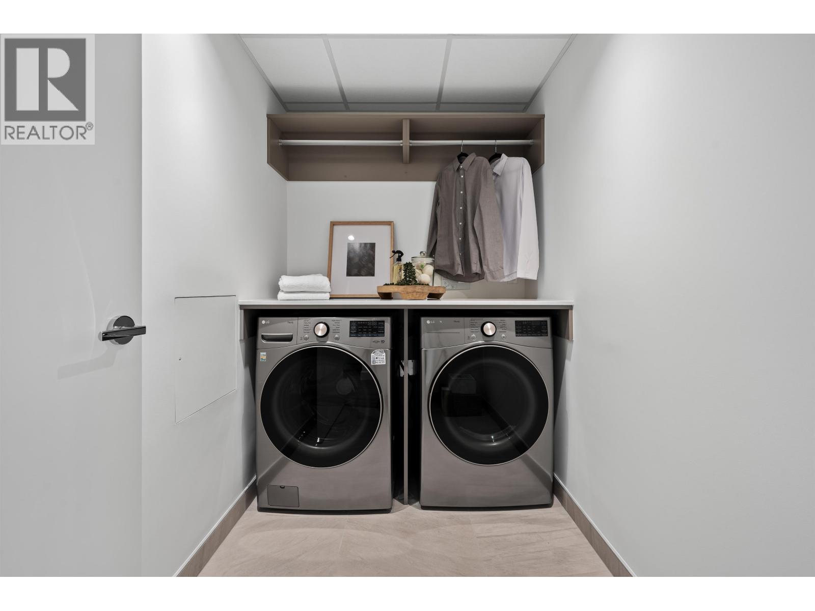 112 755 HARBOURSIDE DRIVE, North Vancouver