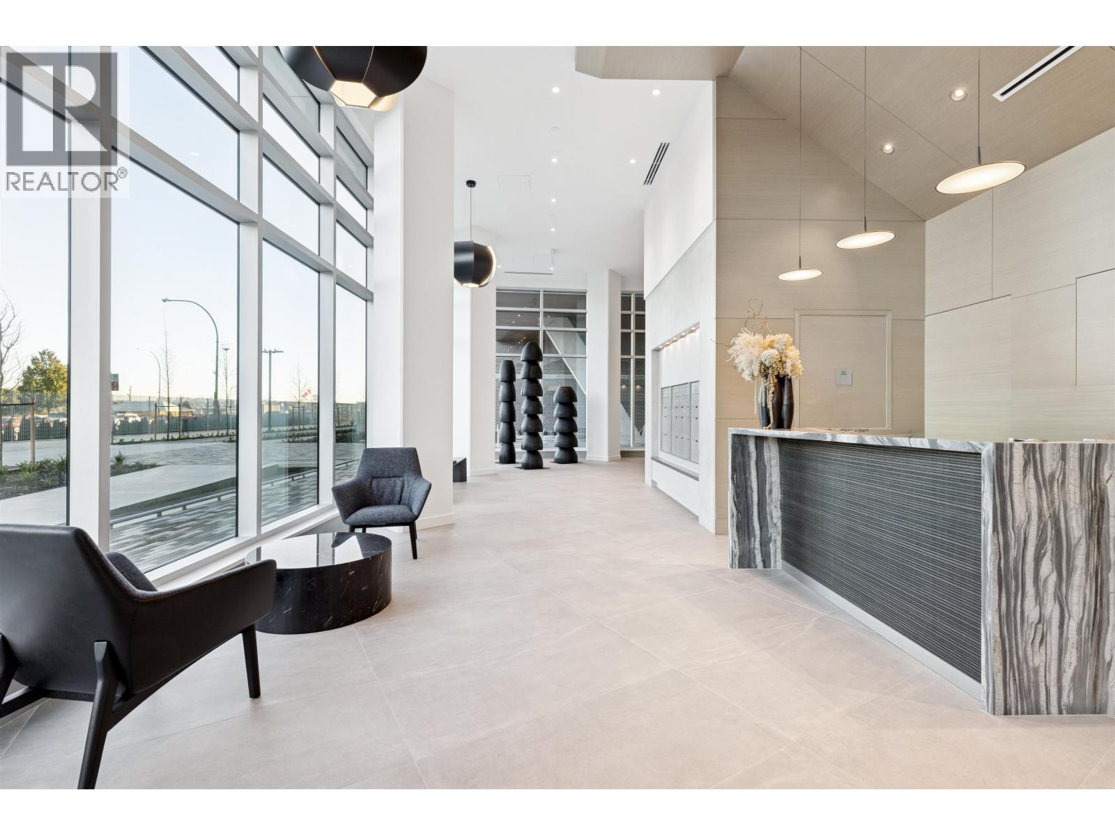 112 755 HARBOURSIDE DRIVE, North Vancouver