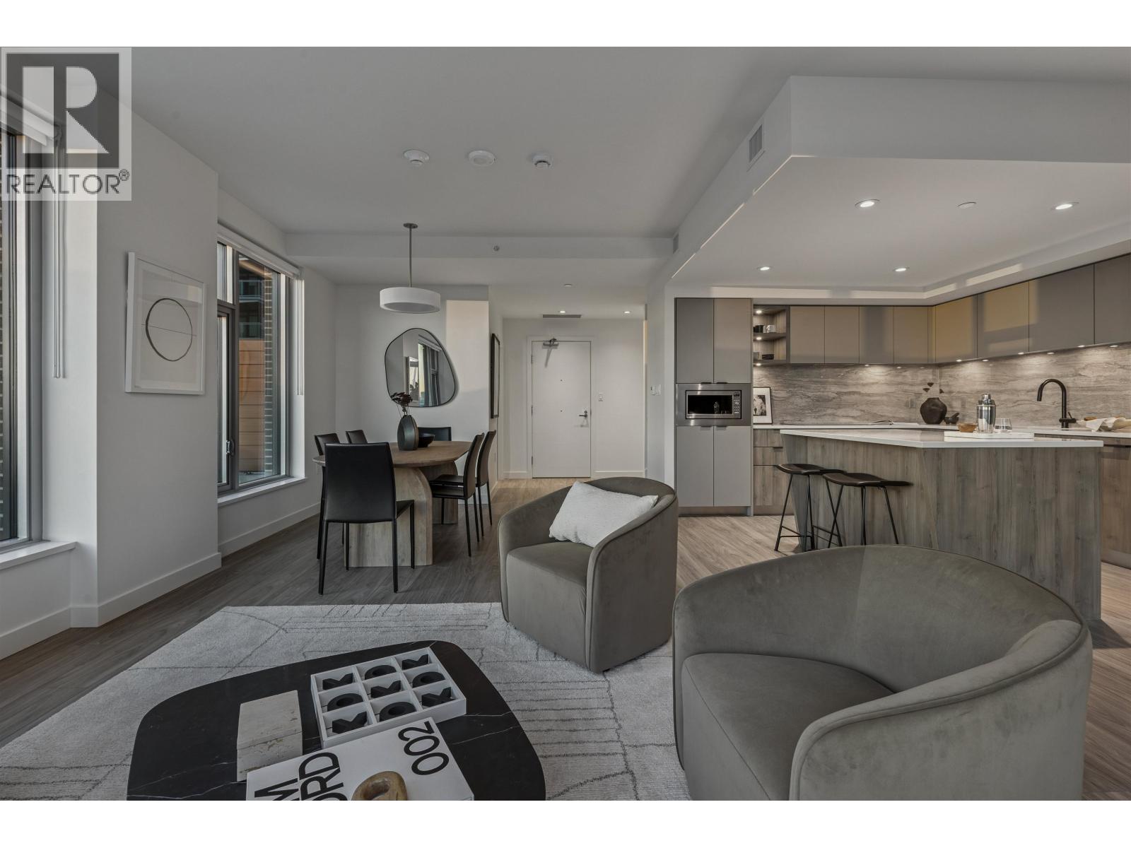 112 755 HARBOURSIDE DRIVE, North Vancouver