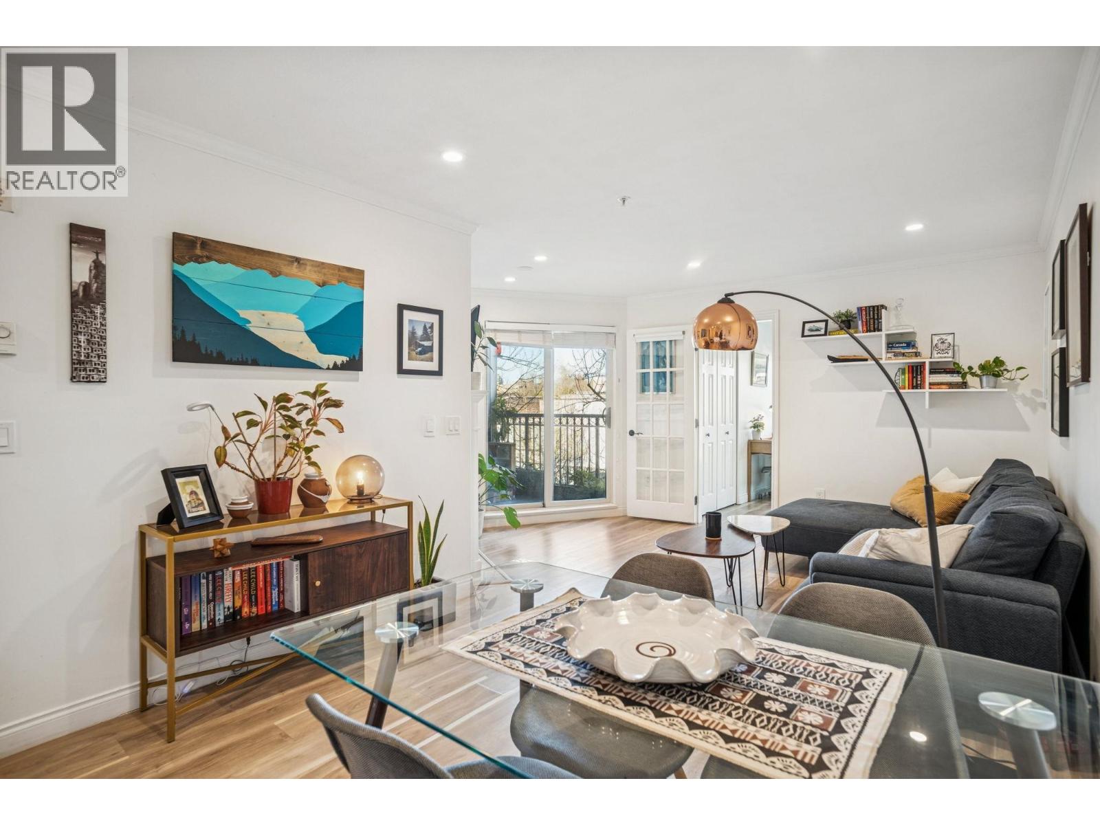 305 688 E 16TH AVENUE, Vancouver