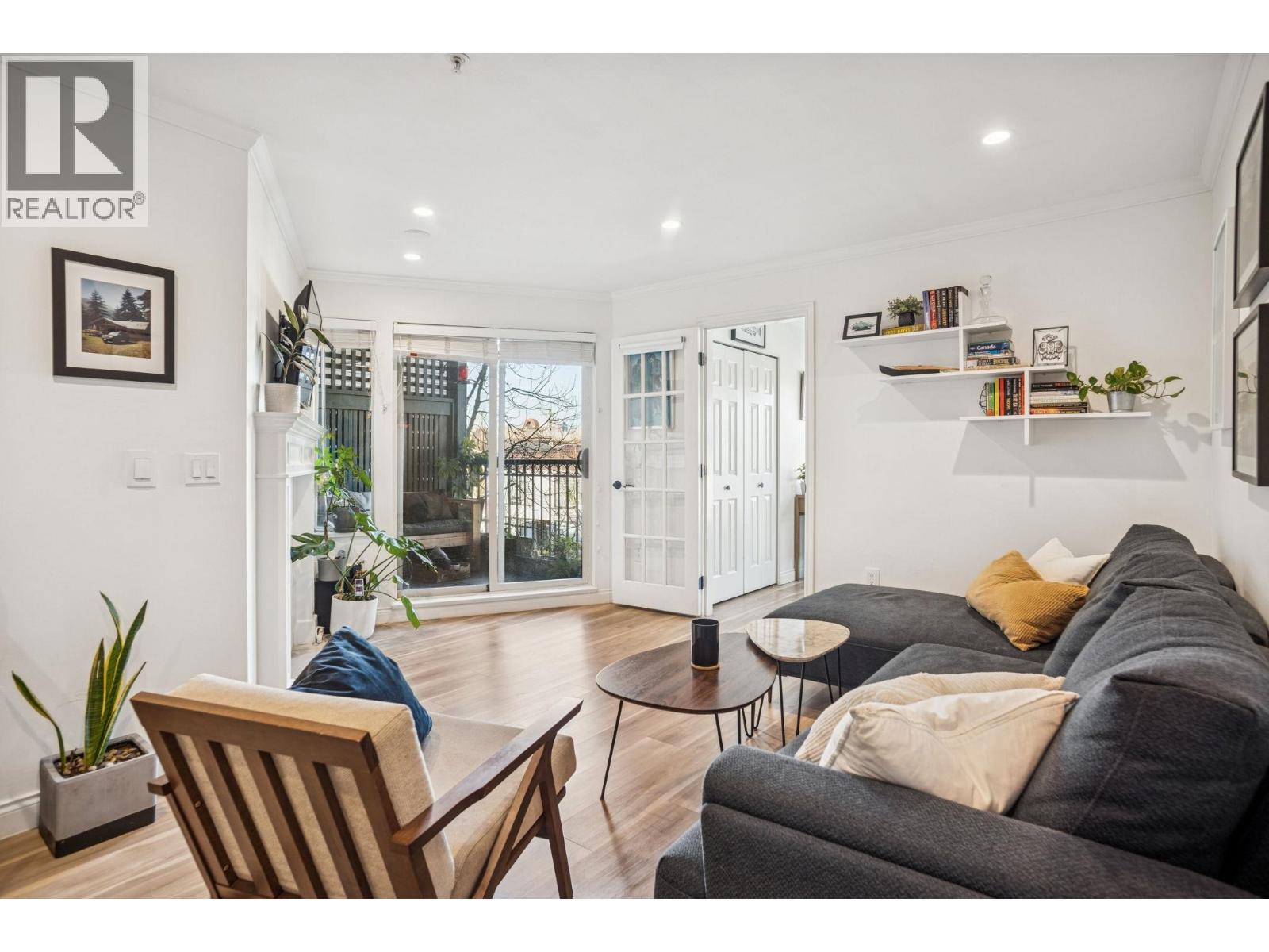 305 688 E 16TH AVENUE, Vancouver