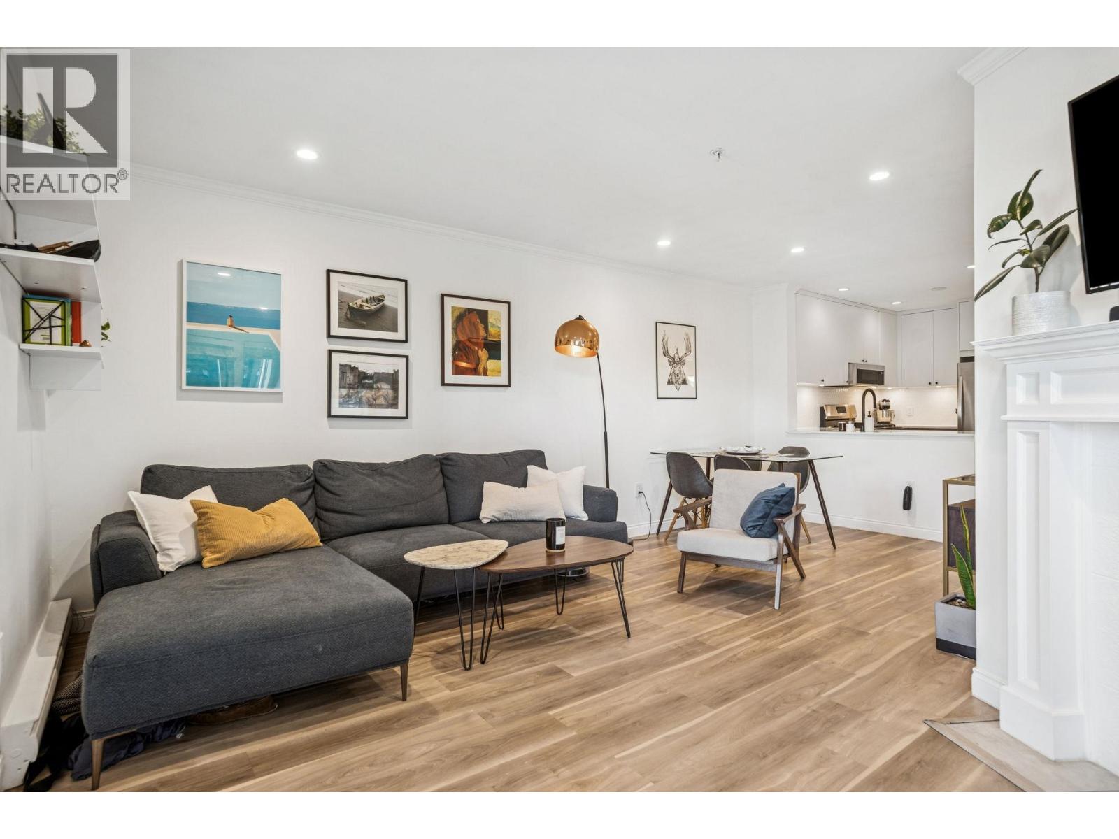 305 688 E 16TH AVENUE, Vancouver