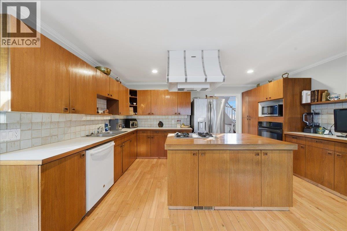 488 GLENBROOK STREET, New Westminster