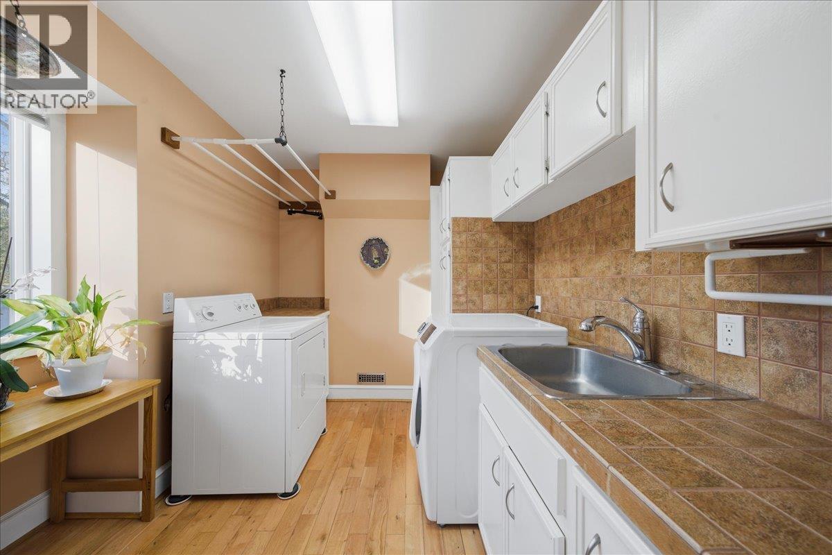 488 GLENBROOK STREET, New Westminster