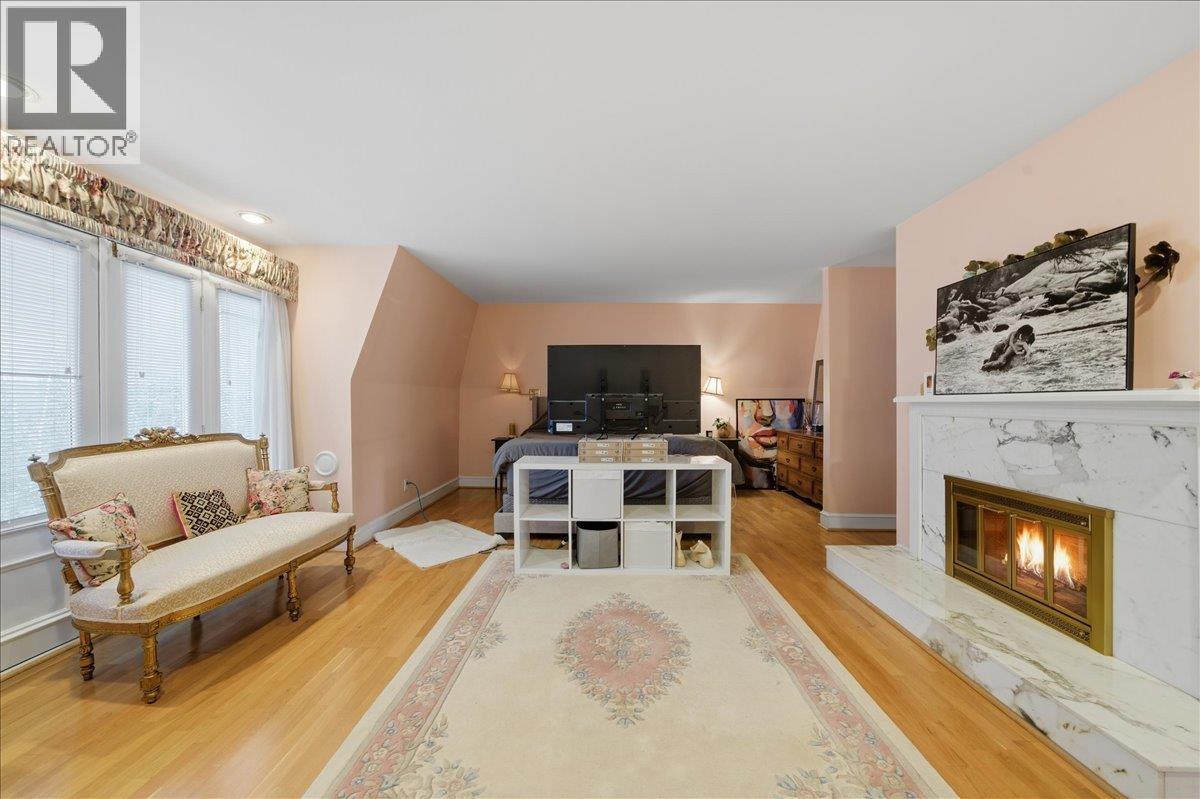 488 GLENBROOK STREET, New Westminster