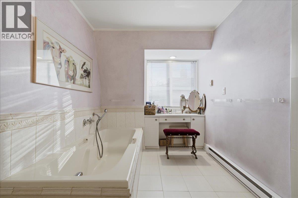 488 GLENBROOK STREET, New Westminster