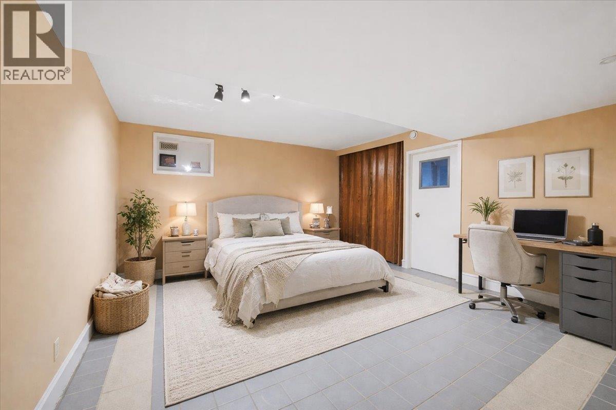 488 GLENBROOK STREET, New Westminster