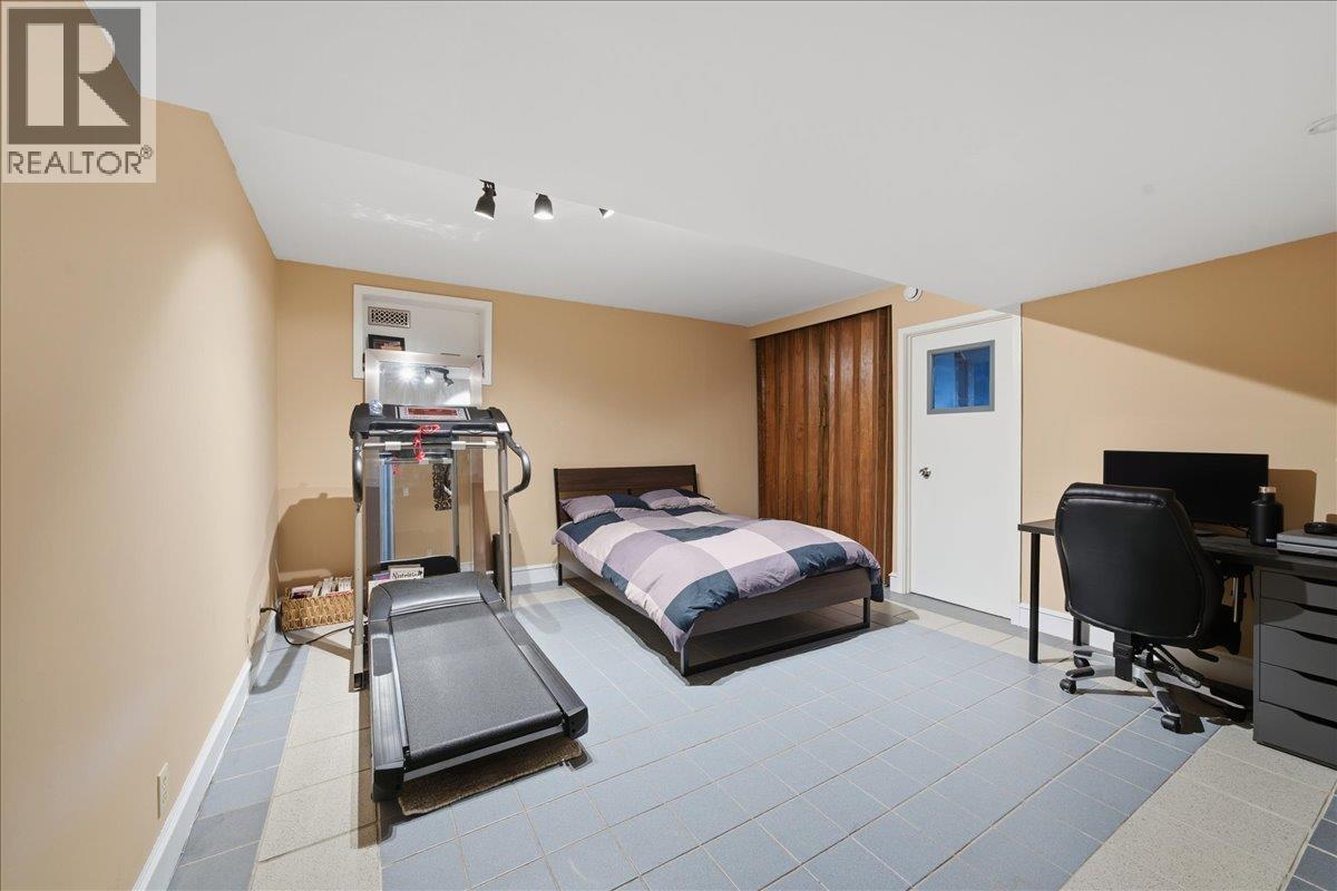 488 GLENBROOK STREET, New Westminster