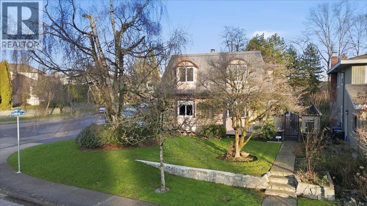 488 GLENBROOK STREET, New Westminster