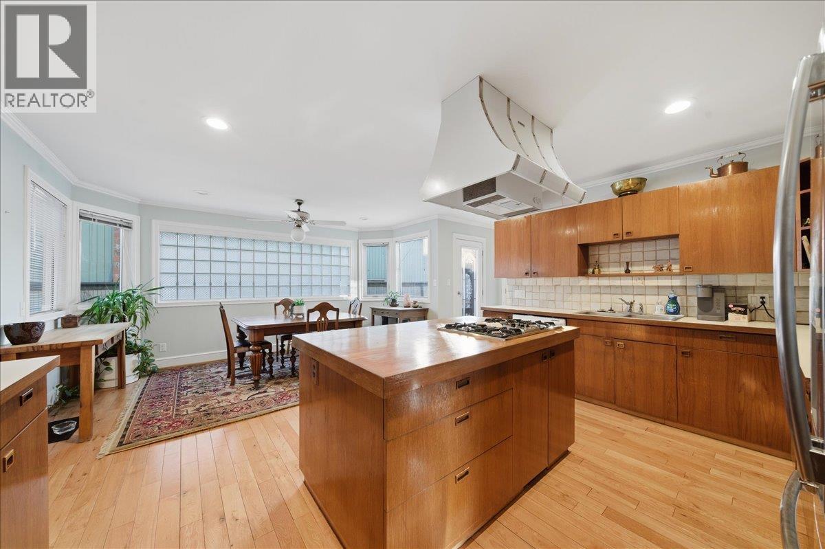 488 GLENBROOK STREET, New Westminster