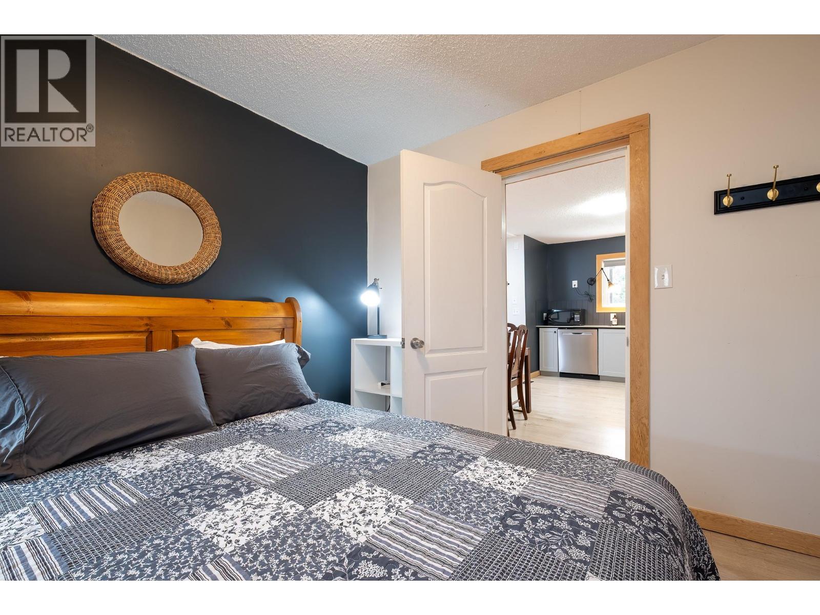 792 Rossland Avenue, Trail