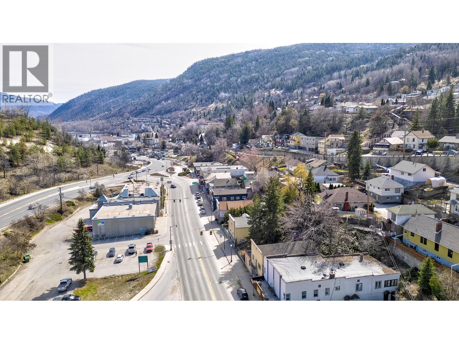 792 Rossland Avenue, Trail