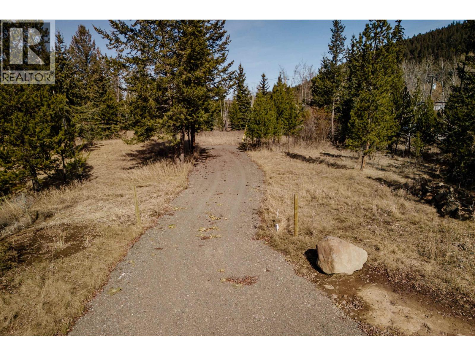 5680 HORSE LAKE ROAD, 100 Mile House