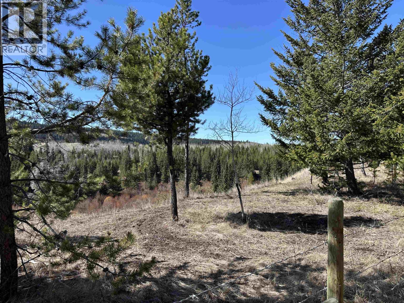 5680 HORSE LAKE ROAD, 100 Mile House