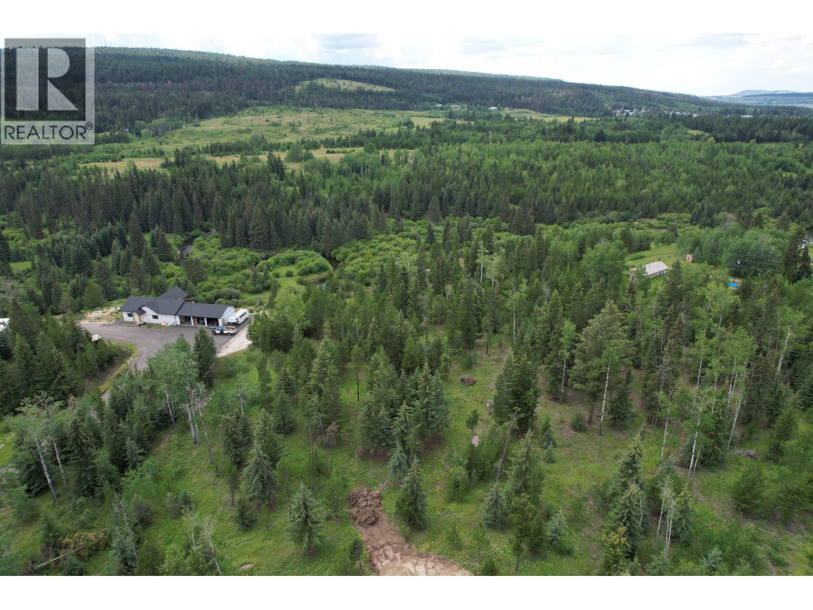 5680 HORSE LAKE ROAD, 100 Mile House