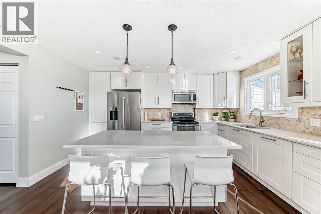 Single Family House for Sale in  Edgewood Rise NW Edgemont Calgary 