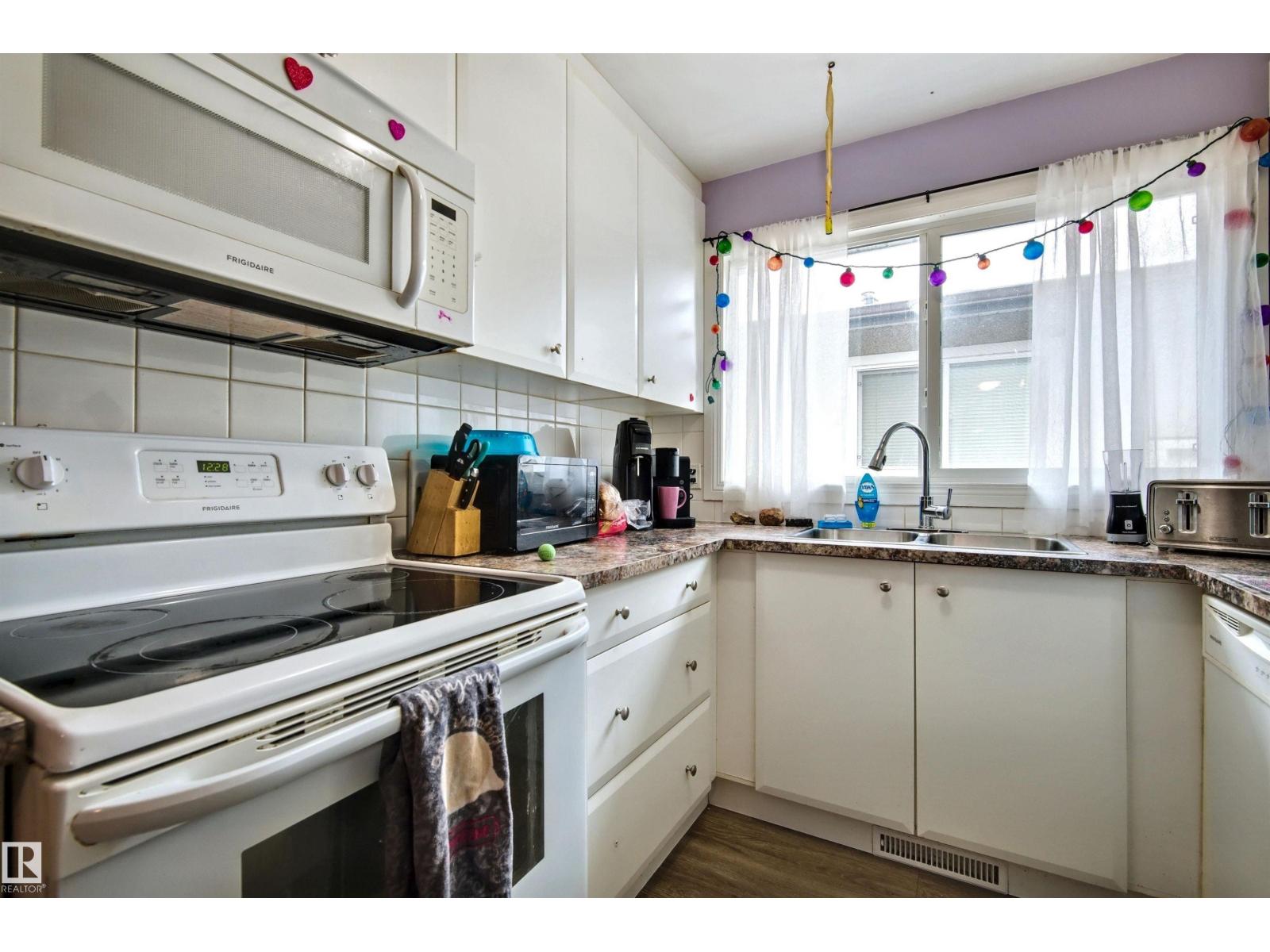 13008-13010 102 ST NW, Edmonton