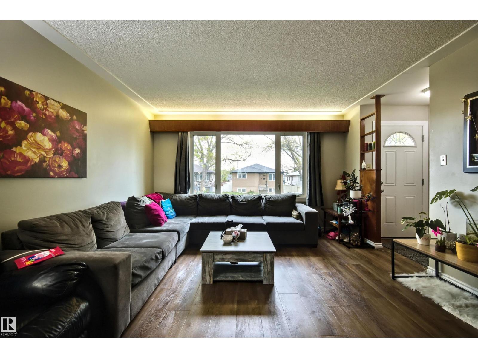 13008-13010 102 ST NW, Edmonton