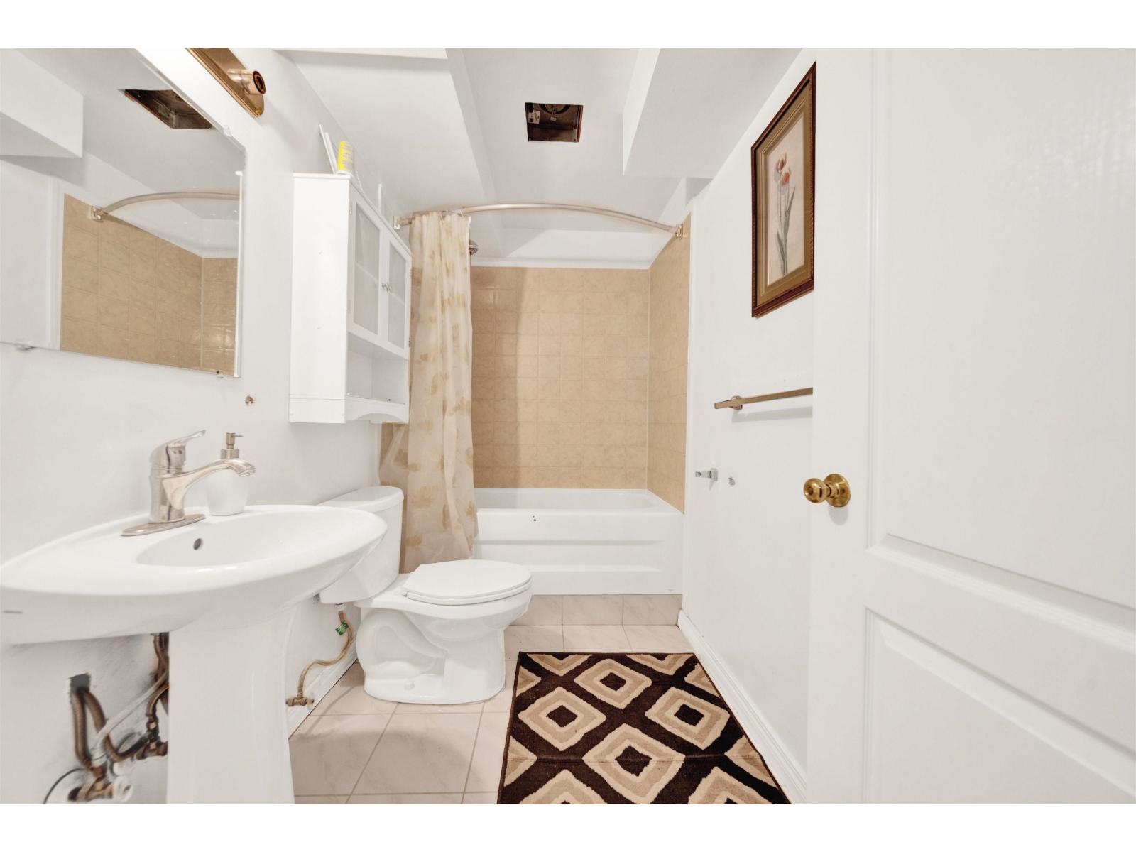 18556 65 AVENUE, Surrey