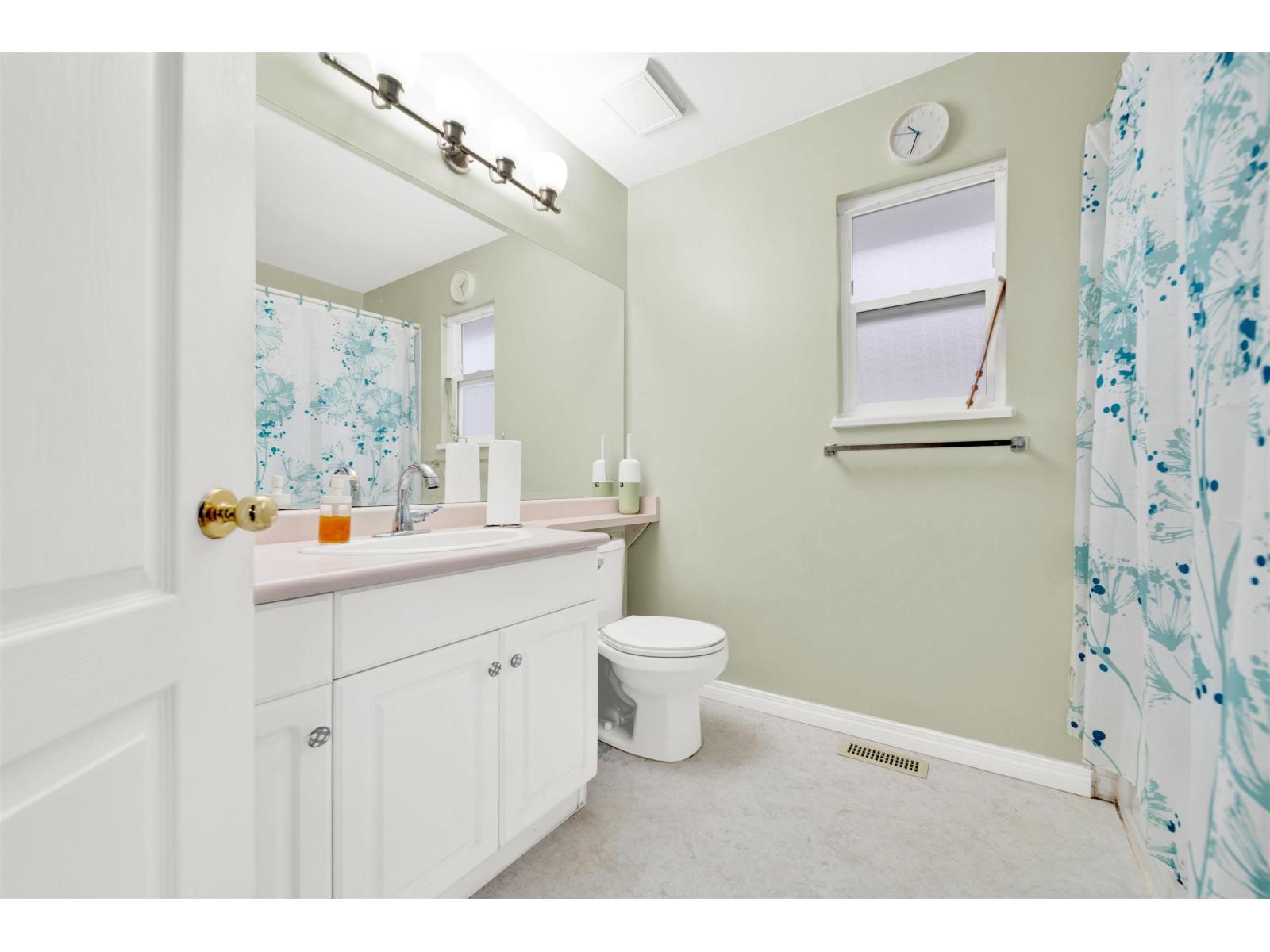 18556 65 AVENUE, Surrey