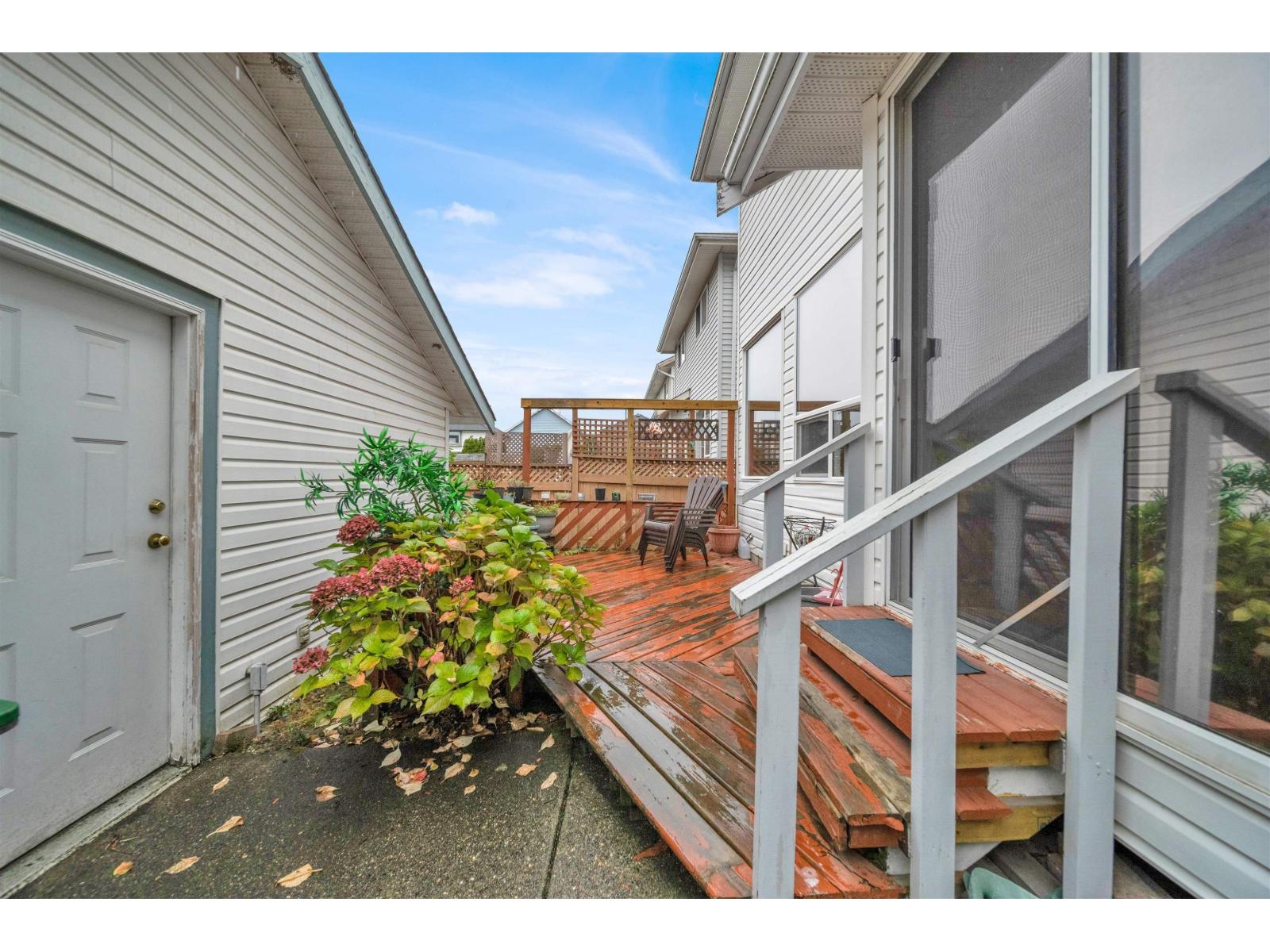 18556 65 AVENUE, Surrey