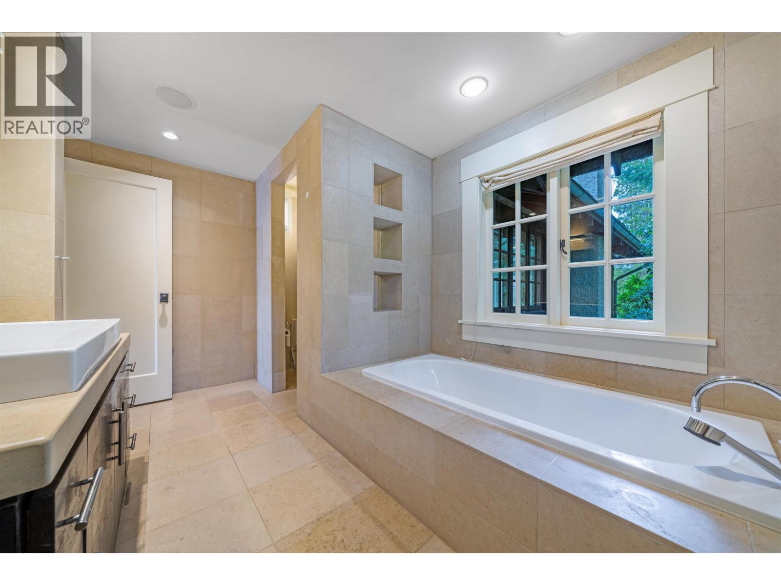 1610 WESBROOK CRESCENT, Vancouver