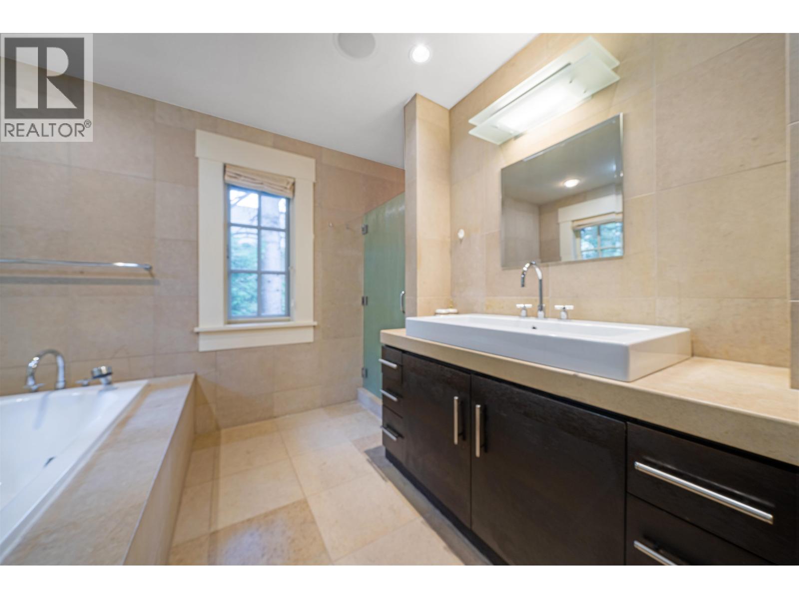 1610 WESBROOK CRESCENT, Vancouver