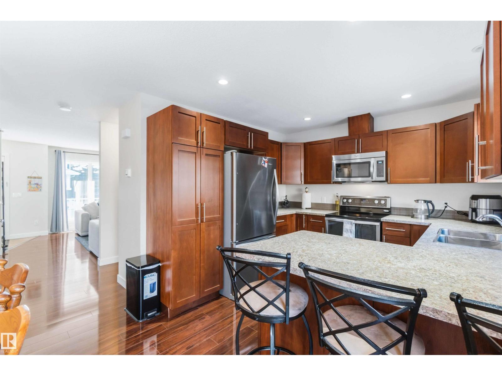 #4 500 GROVE DR, Spruce Grove