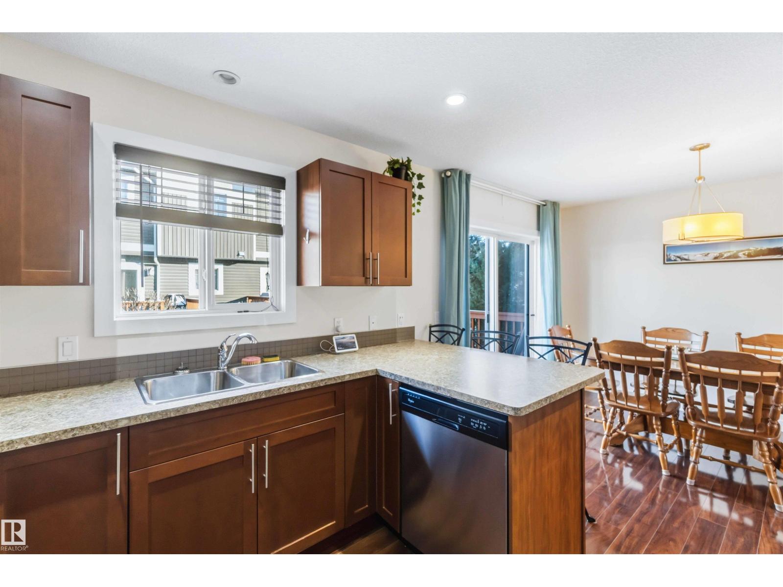 #4 500 GROVE DR, Spruce Grove