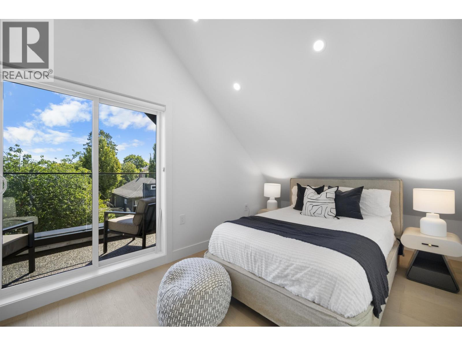 2 5033 PRINCE ALBERT STREET, Vancouver