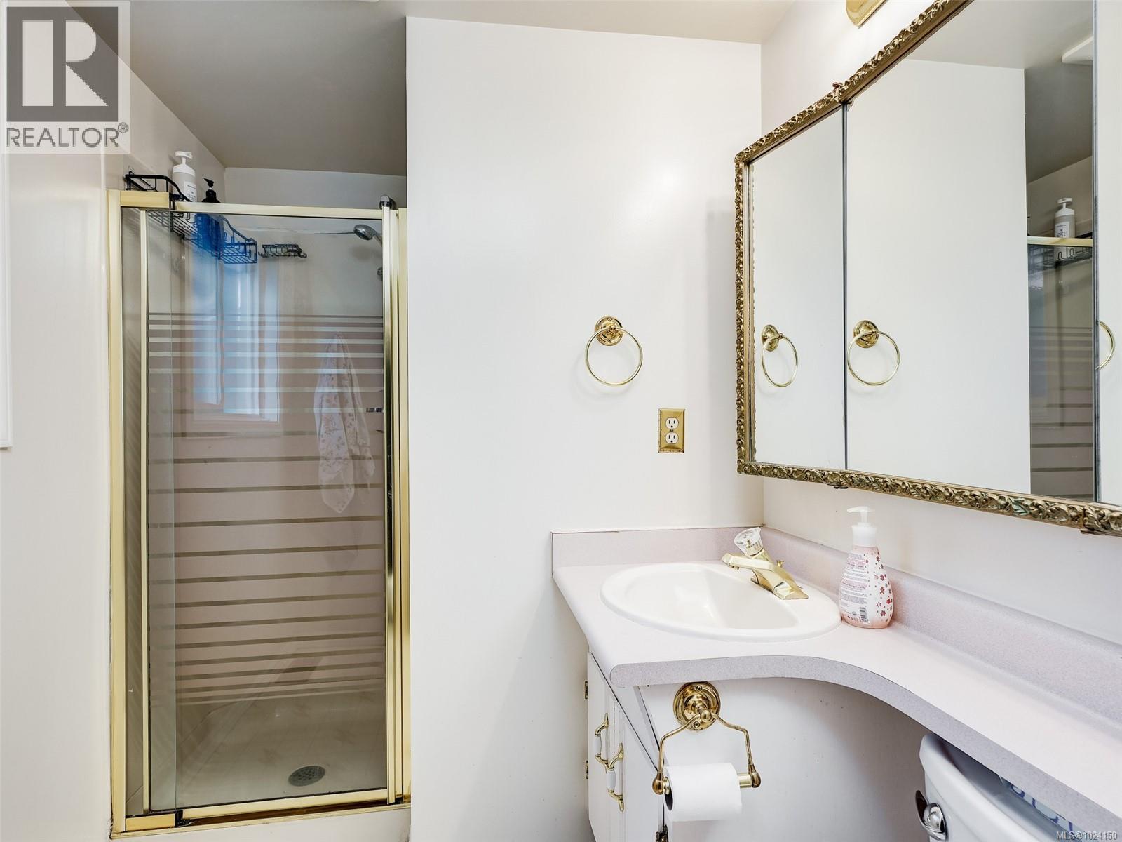 1091 Baldwin Pl, Saanich