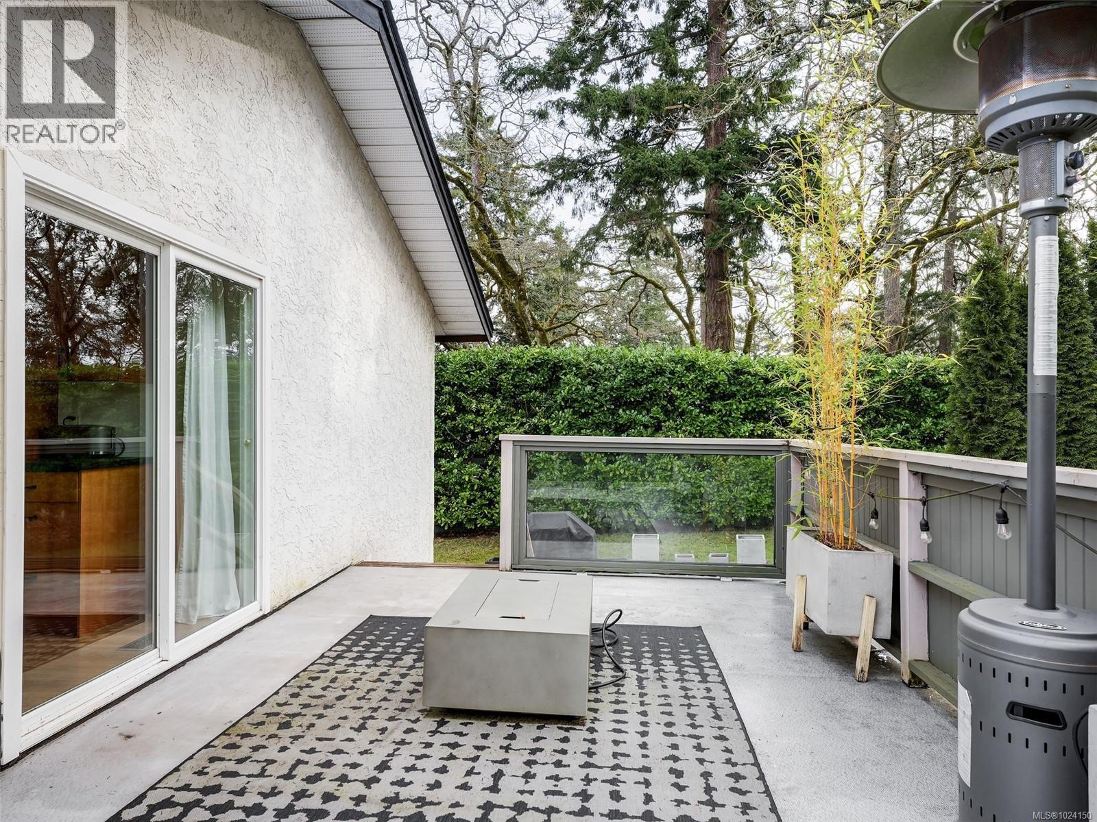 1091 Baldwin Pl, Saanich