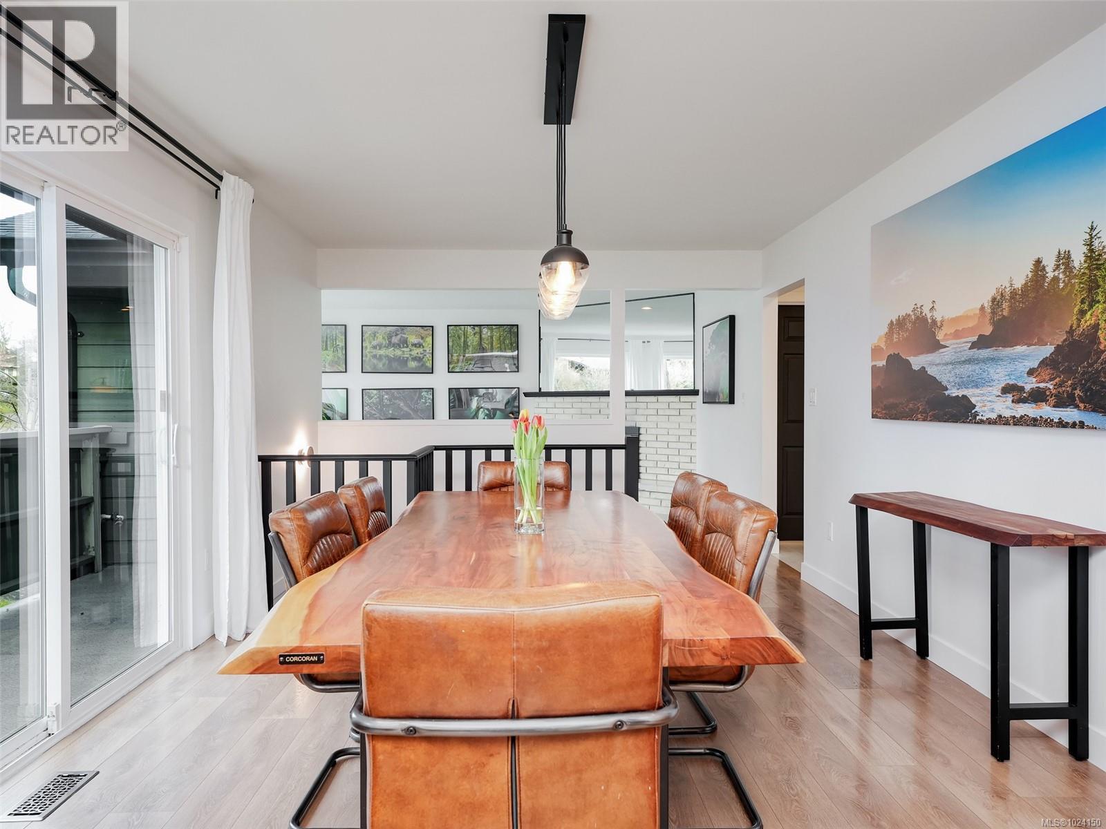 1091 Baldwin Pl, Saanich