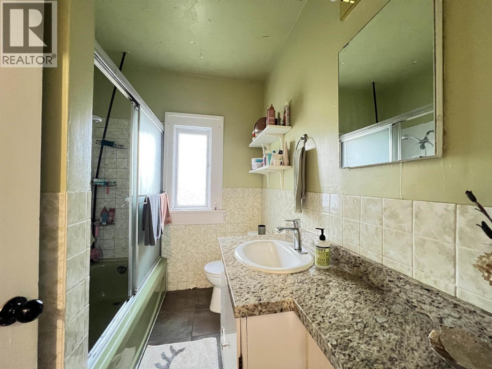 2080 W 33RD AVENUE, Vancouver