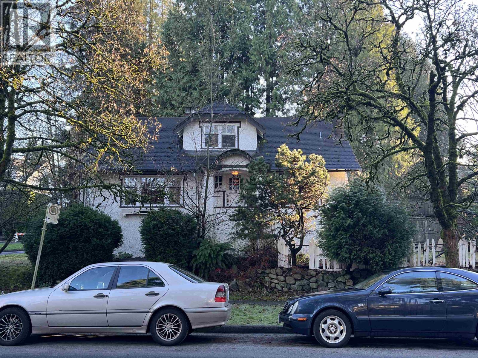 2080 W 33RD AVENUE, Vancouver