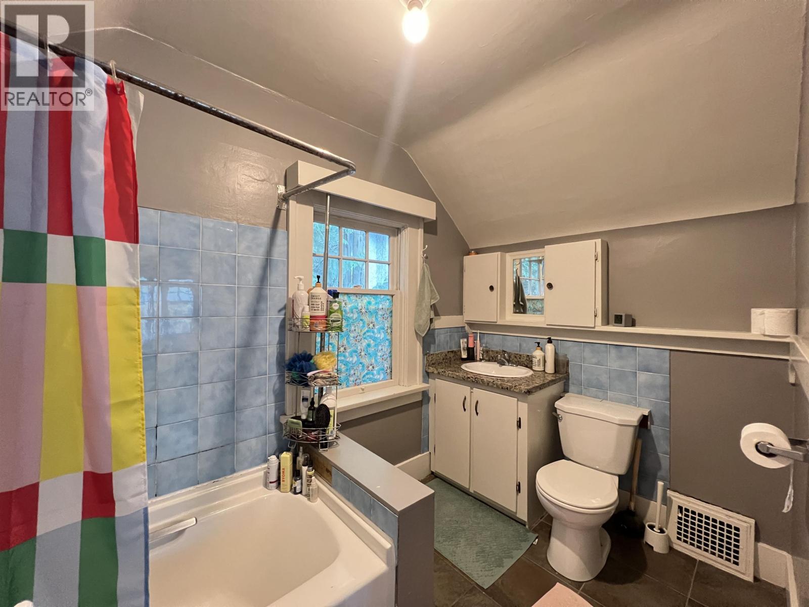 2080 W 33RD AVENUE, Vancouver