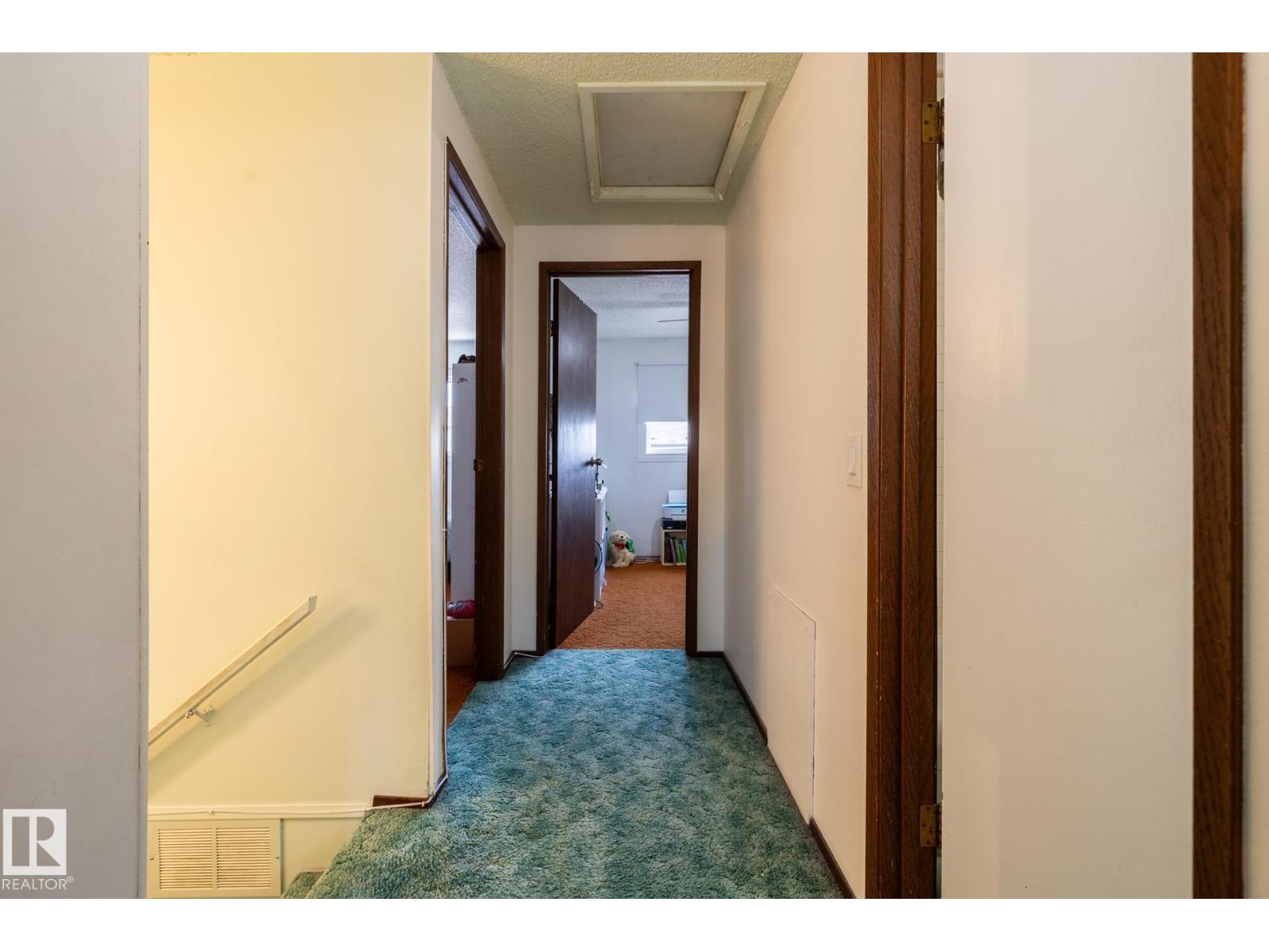 
          1346 LAKEWOOD RD W NW
            <br/>
            <span>Edmonton</span>
            , 
            <span>AB</span>
             <span>T6K3P2</span>
         - Photo 14