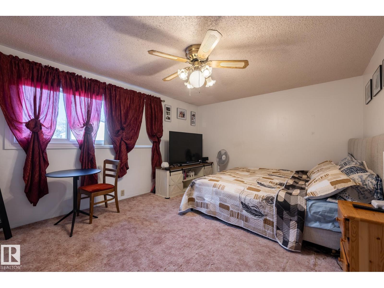 
          1346 LAKEWOOD RD W NW
            <br/>
            <span>Edmonton</span>
            , 
            <span>AB</span>
             <span>T6K3P2</span>
         - Photo 15