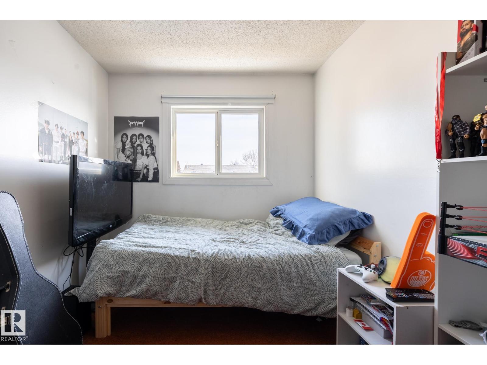 
          1346 LAKEWOOD RD W NW
            <br/>
            <span>Edmonton</span>
            , 
            <span>AB</span>
             <span>T6K3P2</span>
         - Photo 21