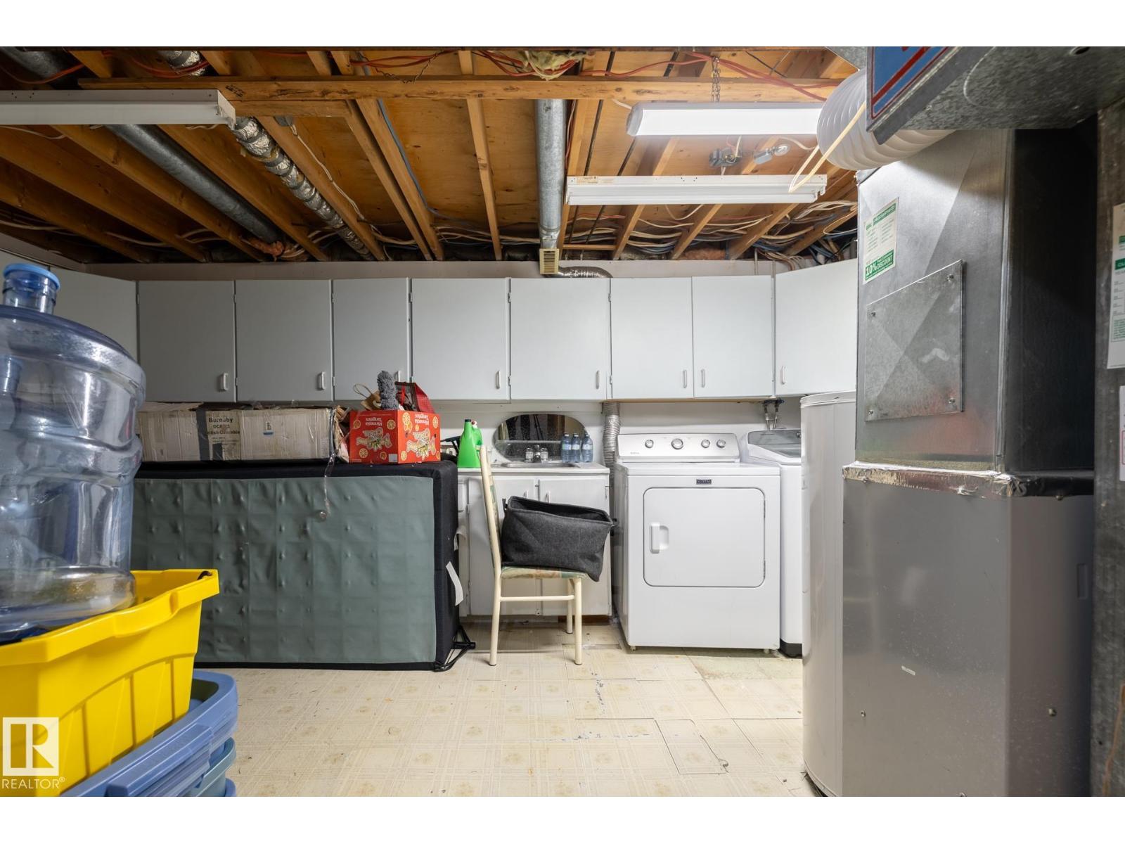 
          1346 LAKEWOOD RD W NW
            <br/>
            <span>Edmonton</span>
            , 
            <span>AB</span>
             <span>T6K3P2</span>
         - Photo 24