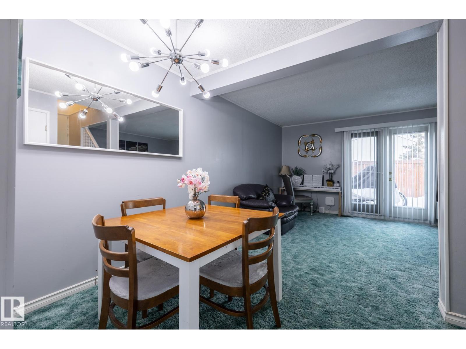 
          1346 LAKEWOOD RD W NW
            <br/>
            <span>Edmonton</span>
            , 
            <span>AB</span>
             <span>T6K3P2</span>
         - Photo 7